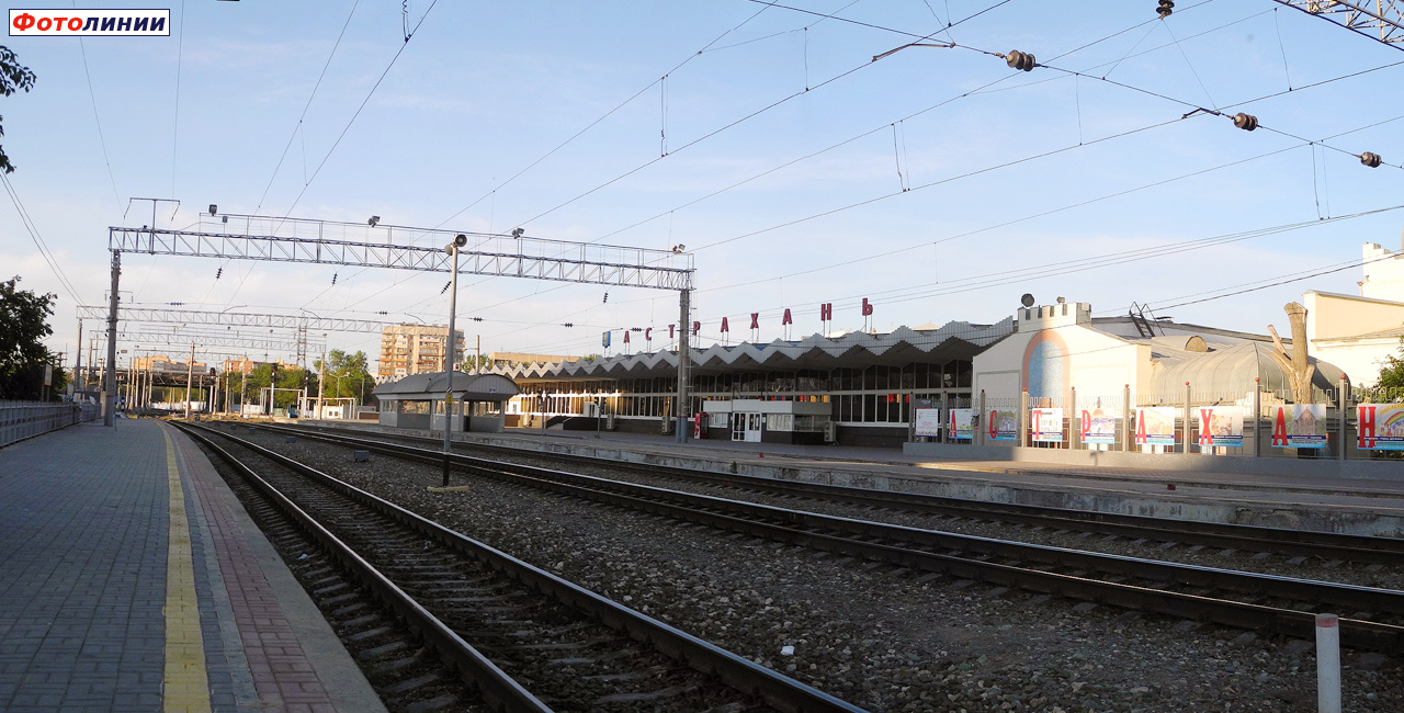 Вид с 3-й платформы в сторону Кизляра. Вокзал