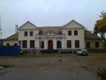 станция Пабраде: Здание станции на косметическом ремонте