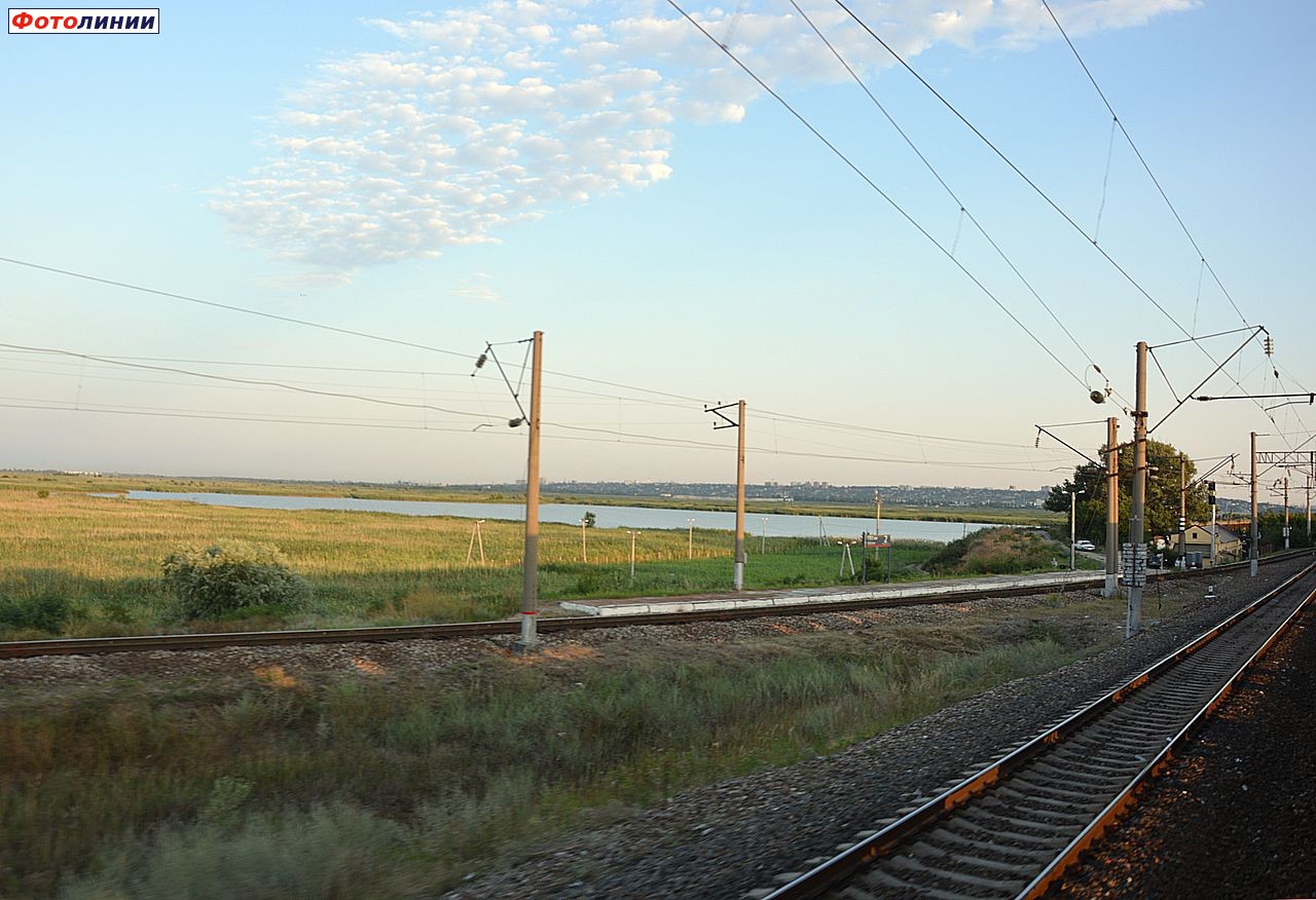 Платформа в сторону Батайска, вид в сторону Ростова