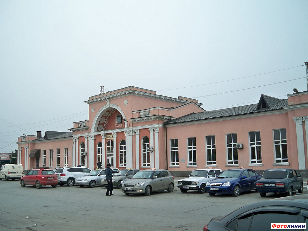 Вид на вокзал с обратной стороны