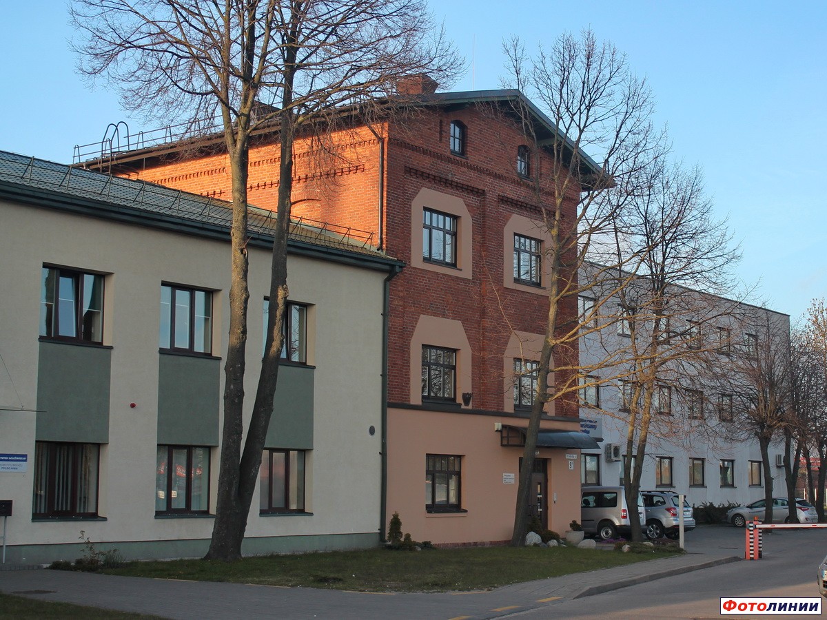Административное здание Клайпедского филиала инфраструктуры и фрагмент дома отдыха локомотивных бригад