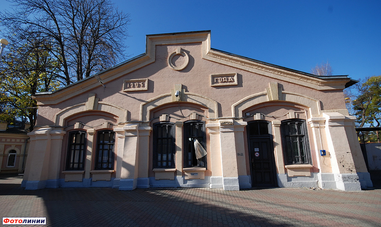 Старое здание вокзального комплекса