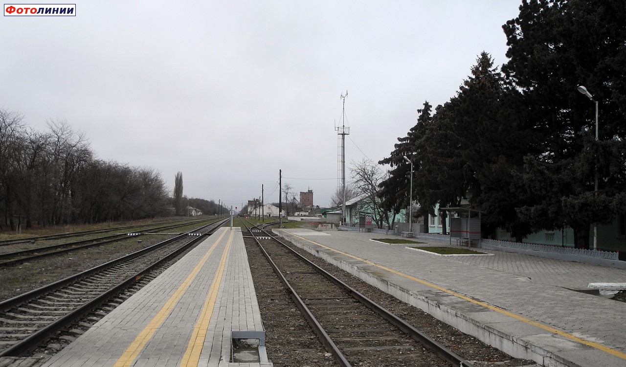 Вид с платформы в сторону Черкесска