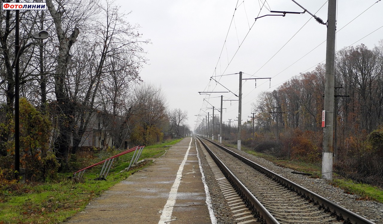 Вид с платформы в сторону Кавказской