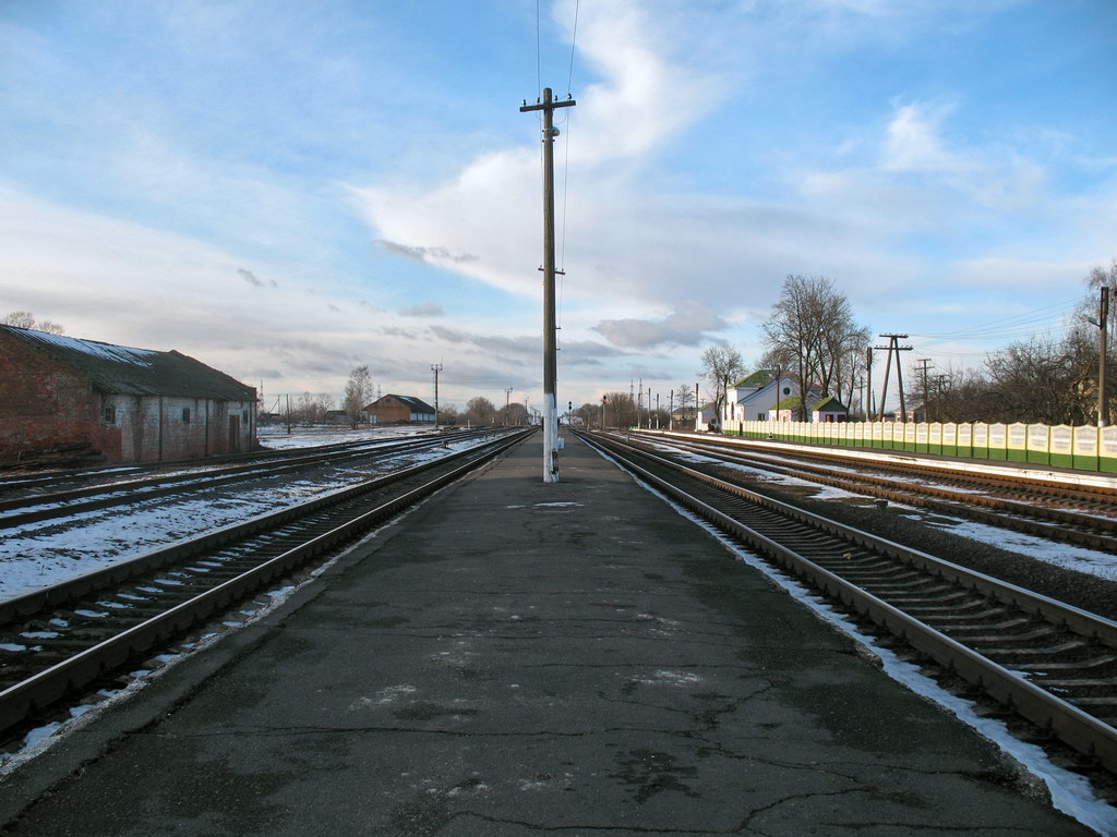 Вид второй платформы в направлении Жлобина