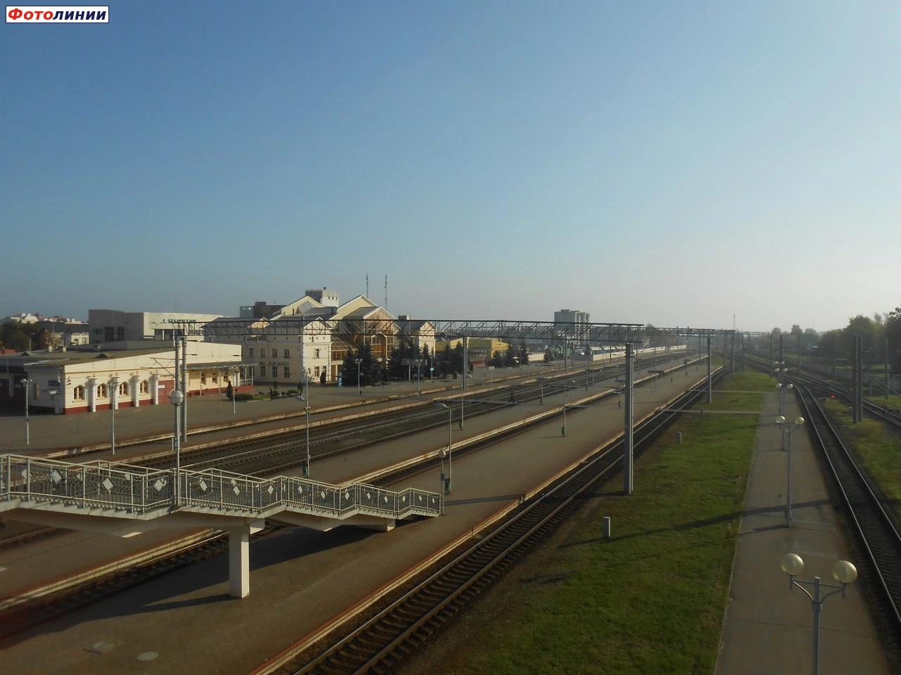 Вид на вокзал с пешеходного моста