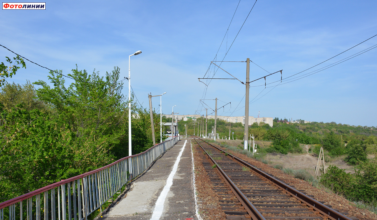 Вид с платформы в сторону ст. Усть-Донецкая