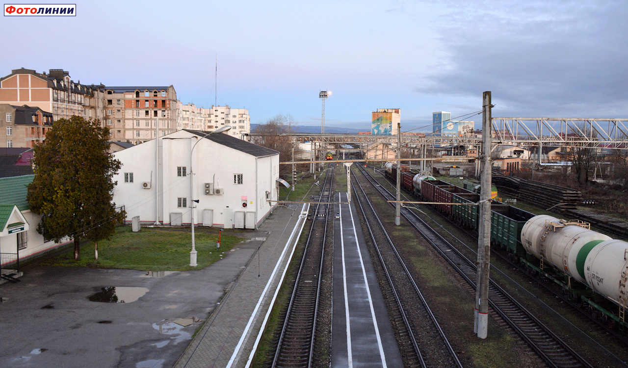 Станция Нальчик. Вид с пешеходного моста в сторону тупика — Railwayz.info