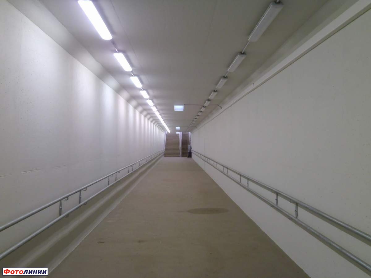 Тоннель для выхода на платформу к путям Европейской ширины колеи