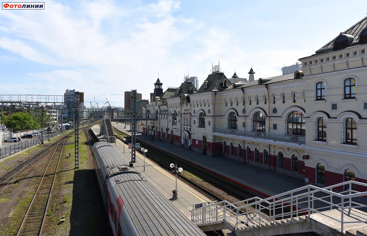 Платформы с восточной стороны вокзала. Вид в сторону тупика
