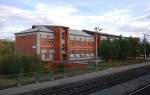 станция Лопча: Пассажирское здание и платформа