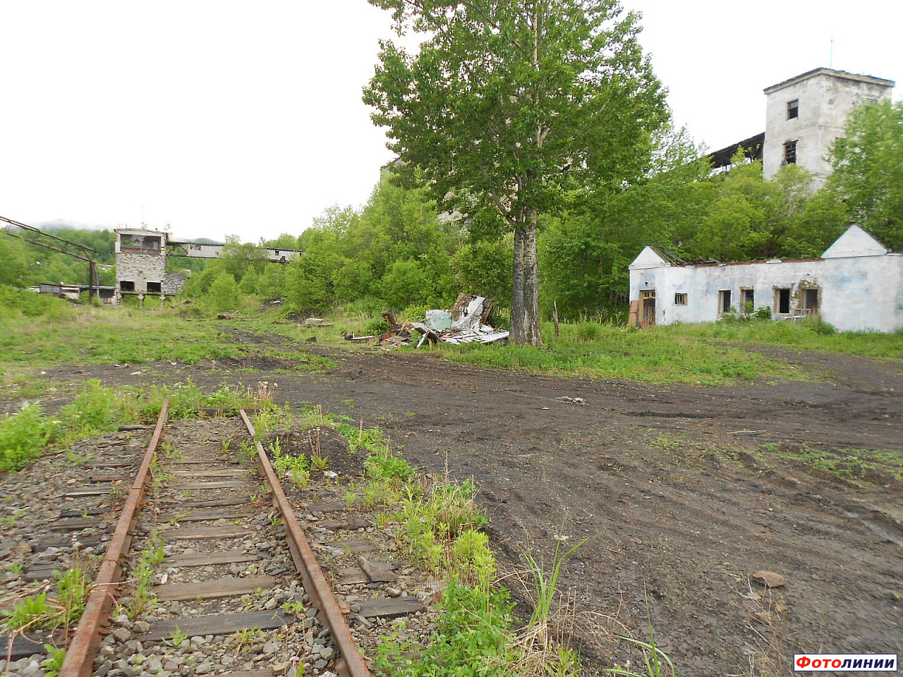 Вид бывшей станции в сторону тупика