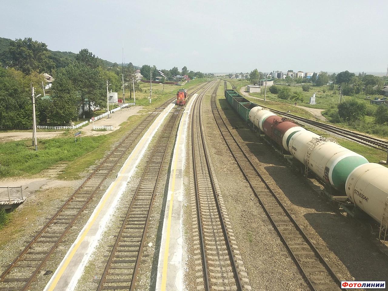 Вид в сторону станции Белогорск, на фото локомотив ТЭМ18дм-1285