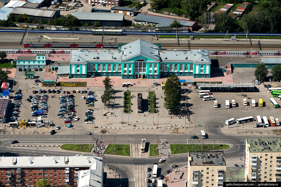 Вокзал и привокзальная площадь