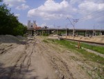 о.п. Выдубичи-Трипольские: Вид на недостроенную платформу в сторону Киева