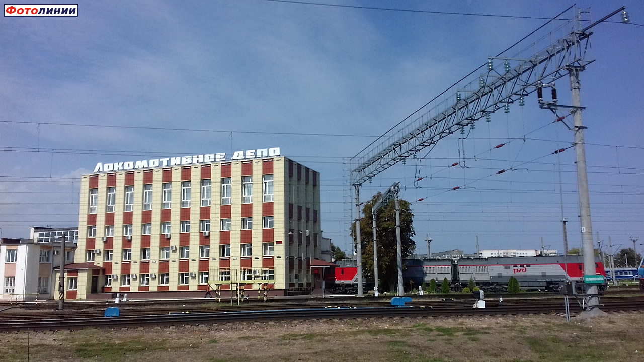 Вид на служебное здание локомотивного депо ТЧ-8