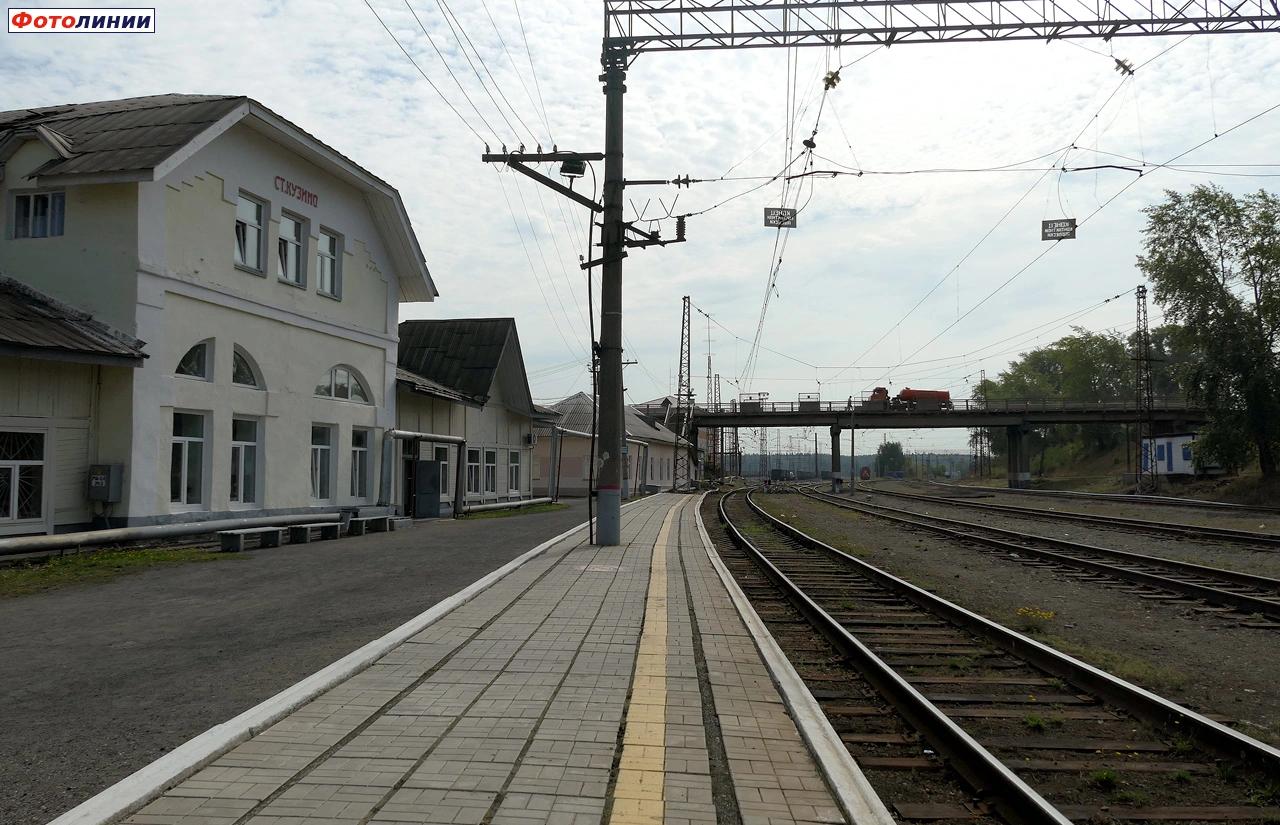 Вид с платформы Чусовского направления в сторону Екатеринбурга