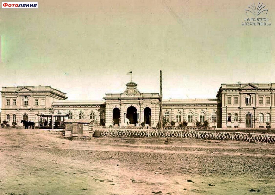 Пассажирское здание с обратной стороны, 1890-1910гг