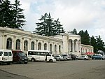 станция Зугдиди: Пассажирское здание, вид со стороны города