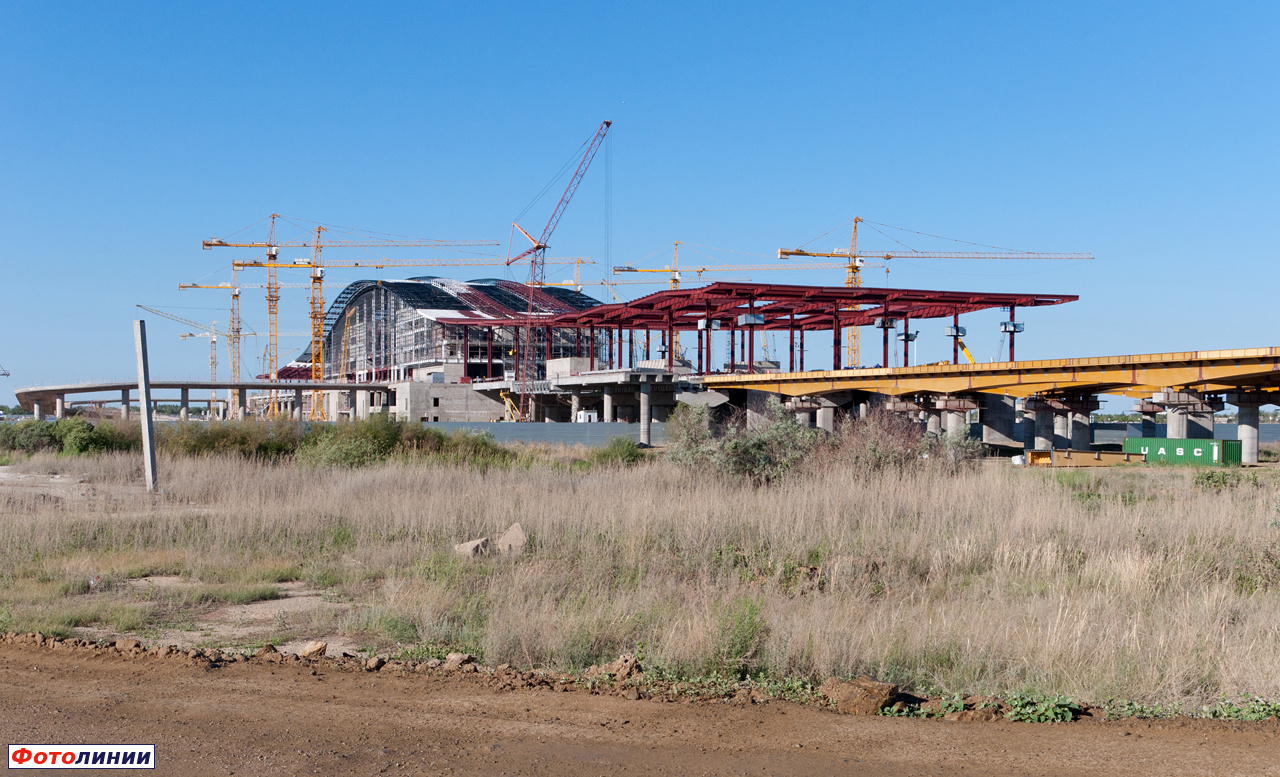 Строительство вокзала, вид с востока