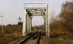 о.п. Илово: Вид платформы через ж/д мост через р. Сервечь