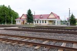 станция Парафьянов: Пассажирское здание и пути