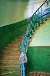станция Ясеница: Винтовая лестница в подъезде пассажирского здания