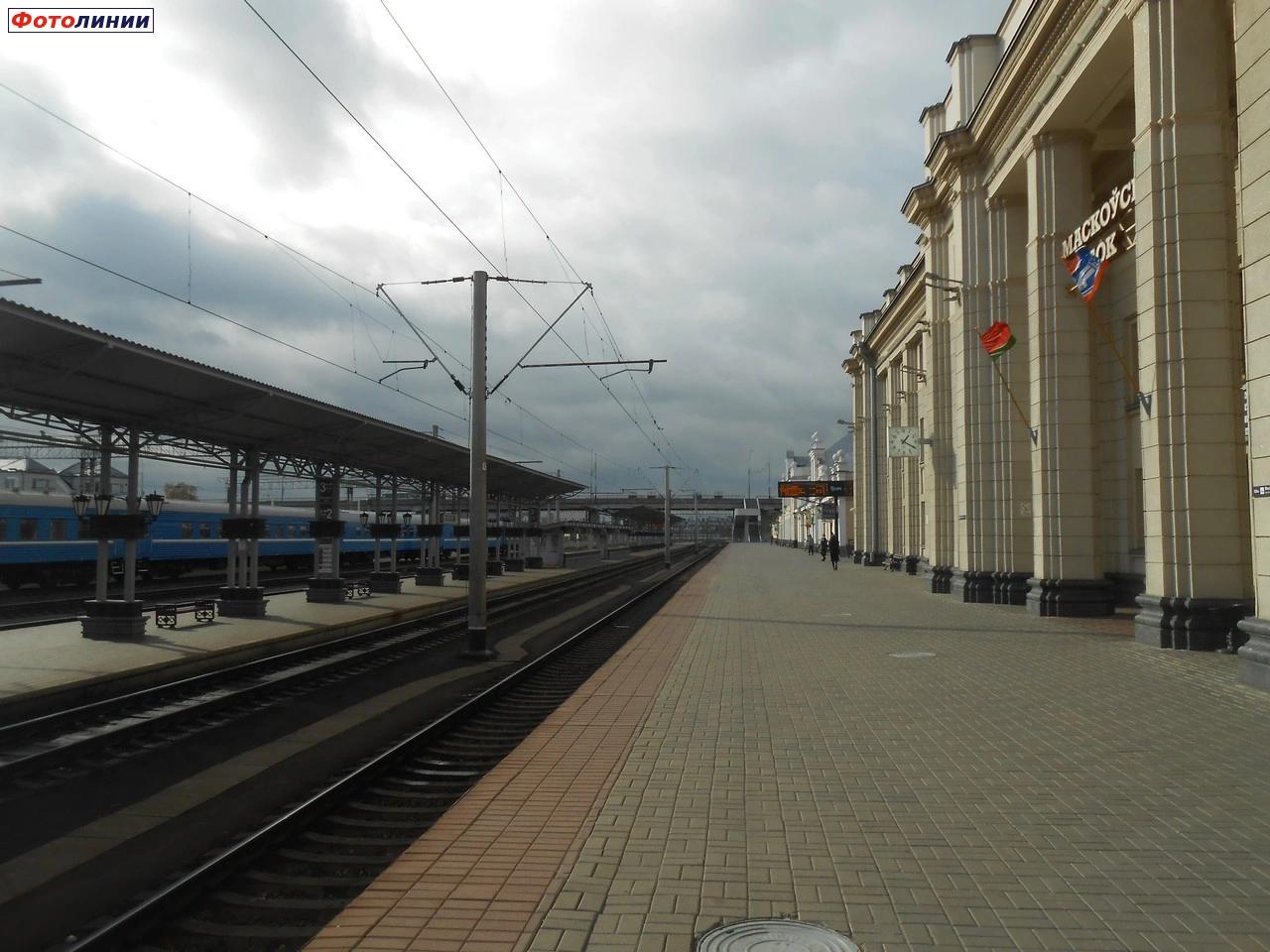 Вид с 1-й платформы Московской стороны в сторону границы