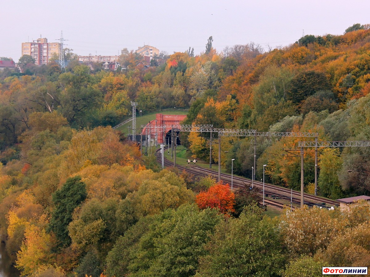 Вид на восточный портал Каунасского туннеля