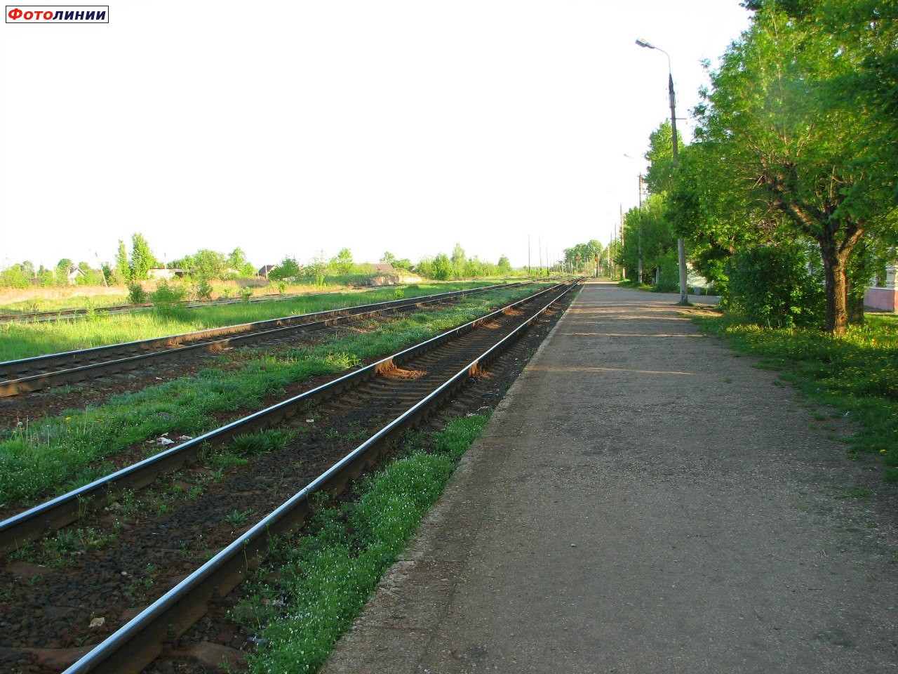 Вид станции и платформы (в сторону Витебска)