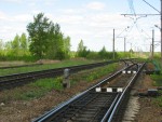 станция Оредеж: Начало тракционно-подъездного пути и тупик от пути в бывшее паровозное депо в нечётной горловине (в сторону Санкт-Петербурга)