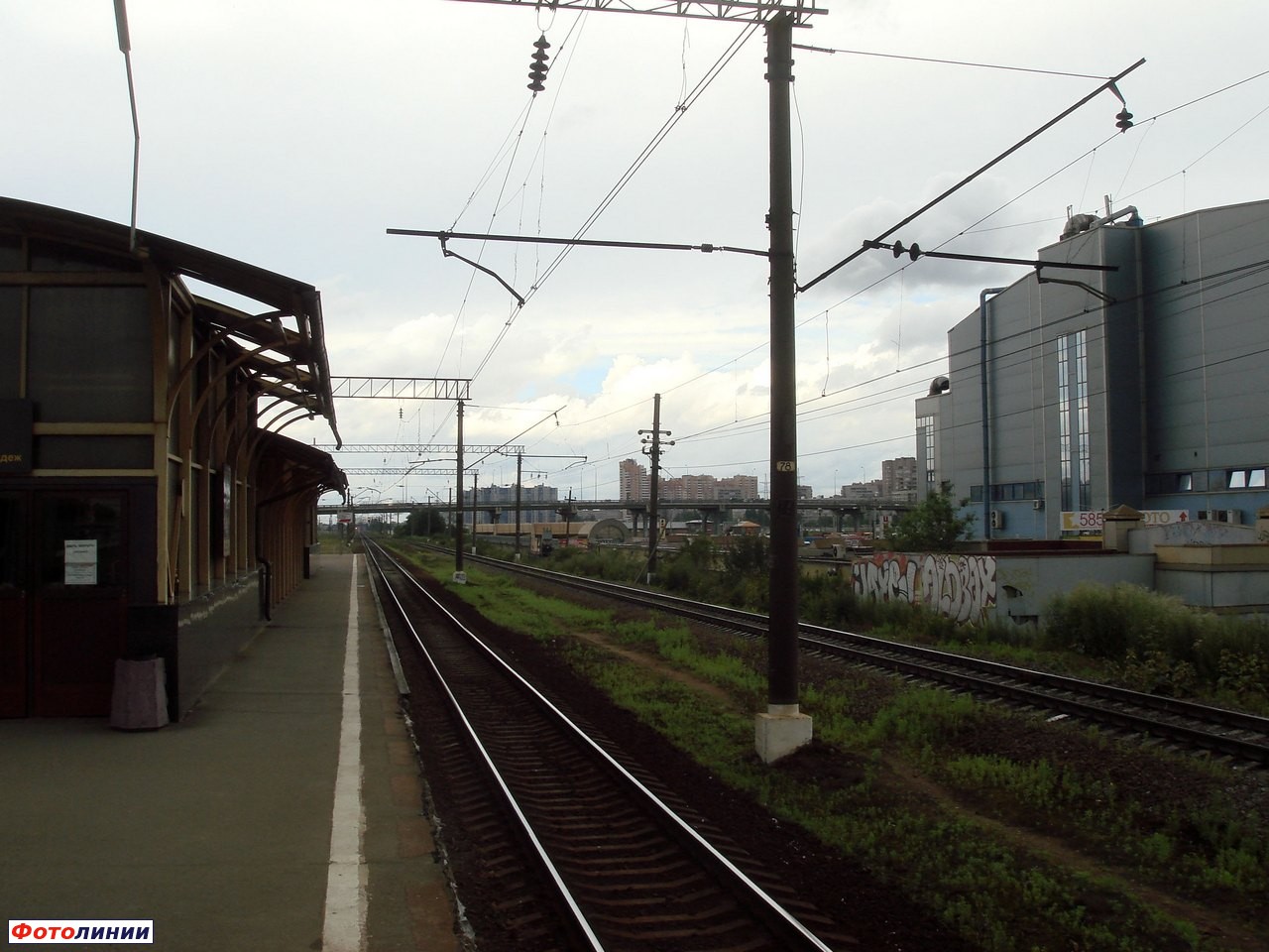 Вид со 2-й платформы в сторону Петербурга-Витебского