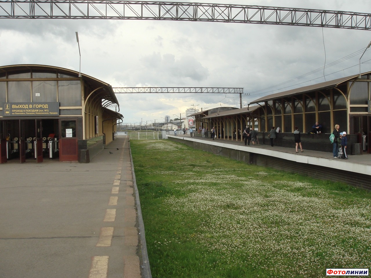 Вид со 2-й платформы в сторону Шушар