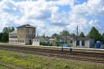 станция Батецкая: Станционные постройки