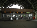 станция Санкт-Петербург-Витебский: Проход на платформы к пригородным поездам