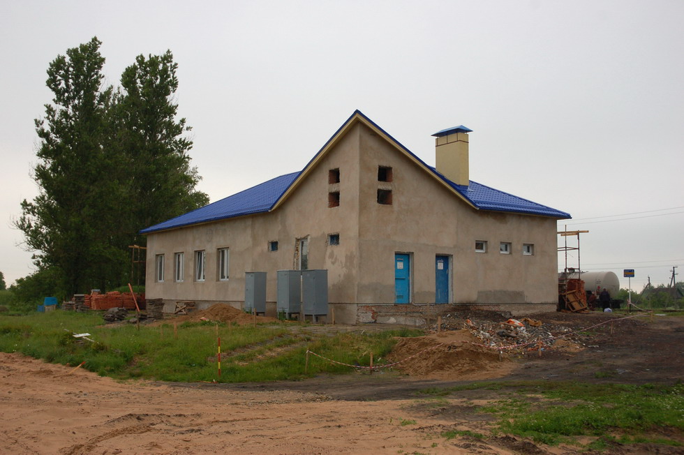 Вид пассажирского здания со стороны деревни