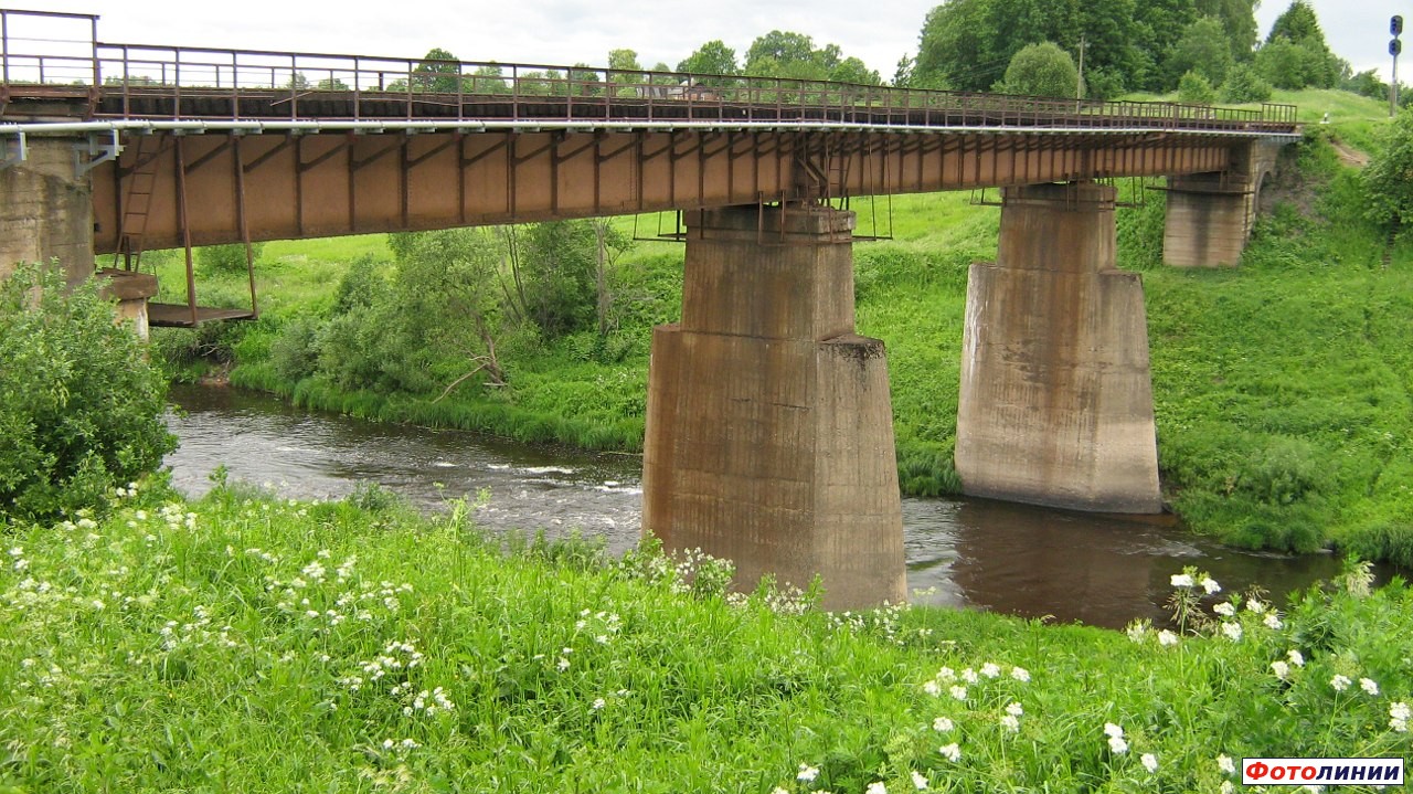 Мост через реку Оболь