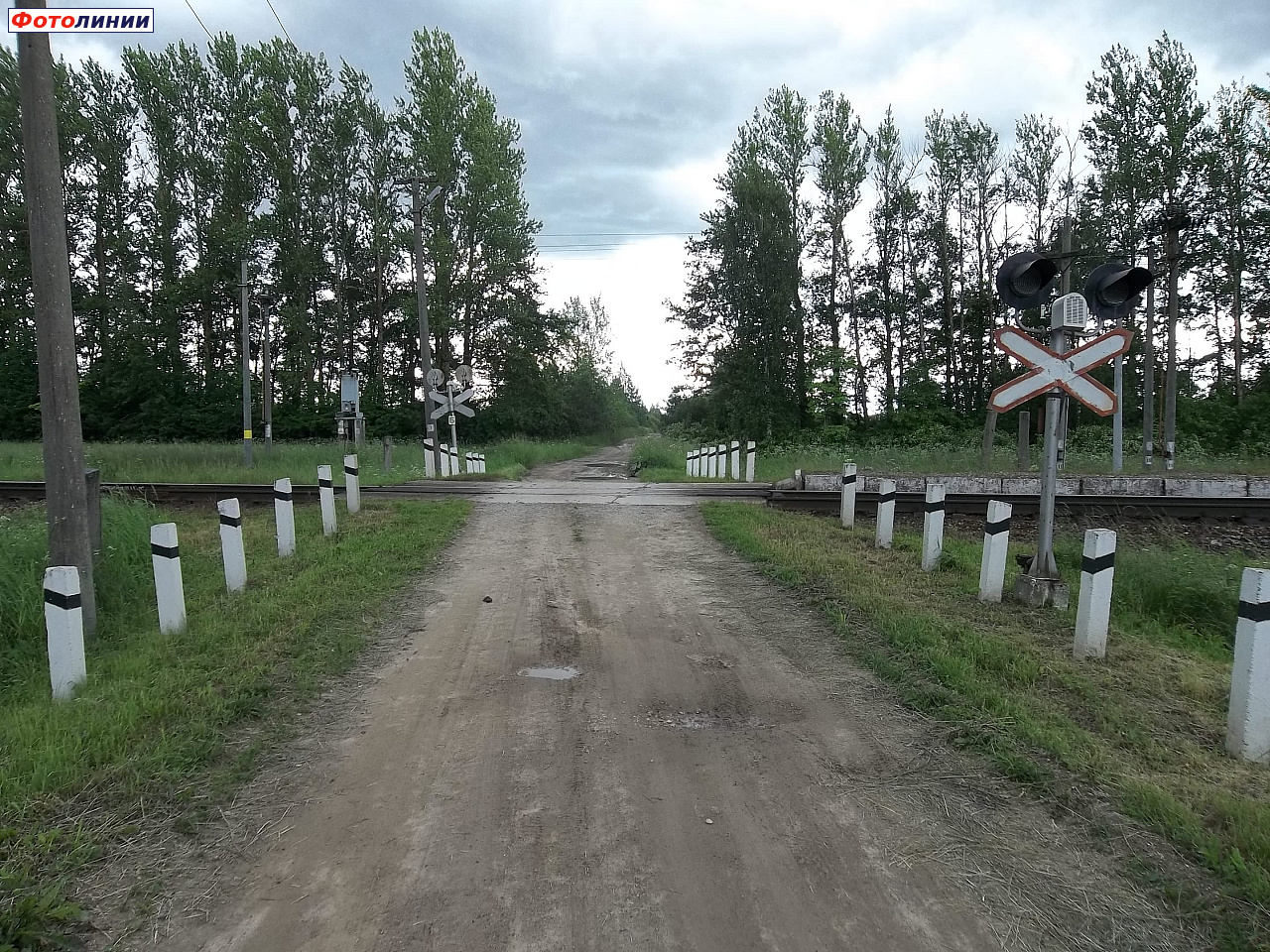 Переезд восточнее остановочного пункта