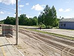 станция Владимирский Лагерь: Пассажирский павильон, пост ЭЦ и грузовой путь, вид в сторону Луги