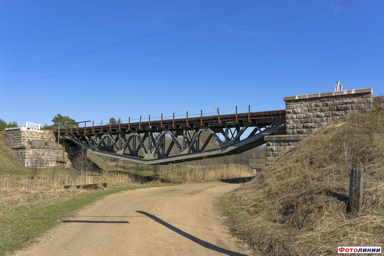 Мост через р. Ладыженка, вид в сторону ст. Бологое