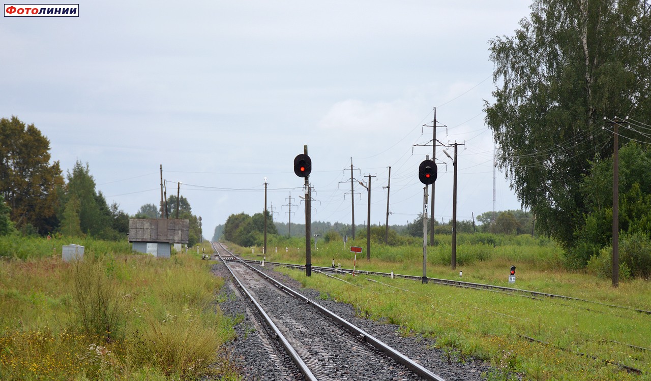 Выходные светофоры НII, Н1, Н4 (вид в сторону Новгорода)
