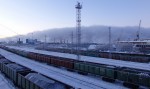 станция Мурманск: Вид грузового парка на юг на фоне морского порта