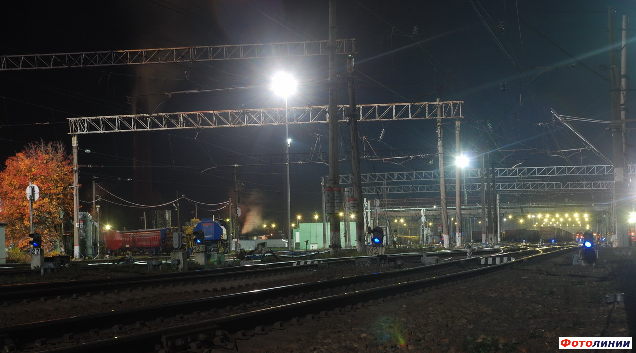 Маневровые светофоры М27, М25, М21 и М19 в восточной части станции