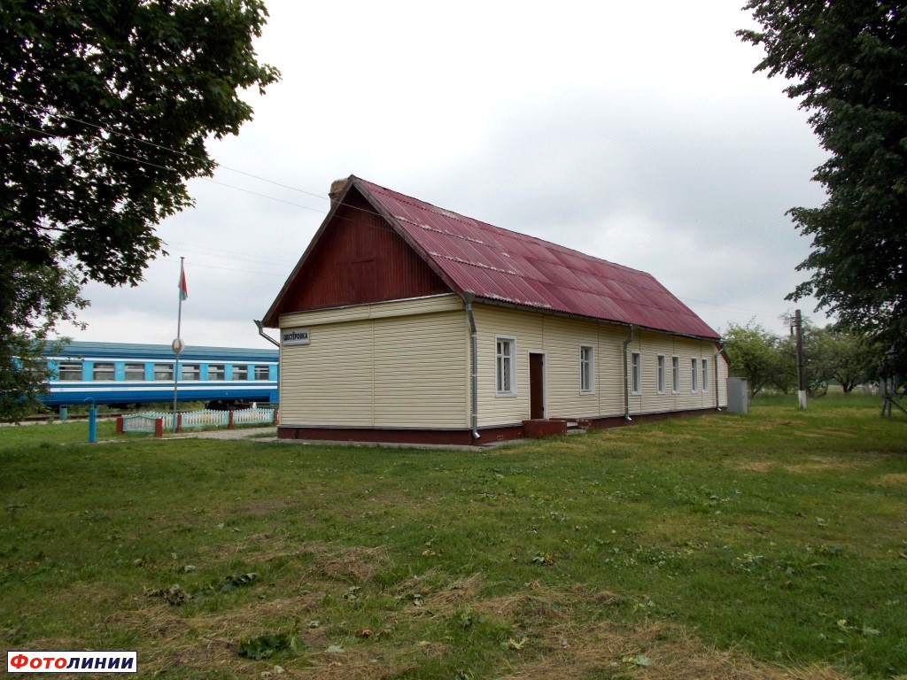 Пассажирское здание, вид со стороны деревни