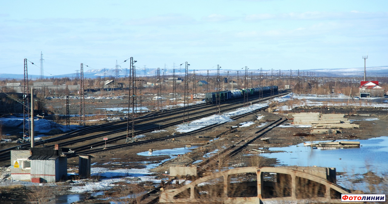 Вид станции в сторону Оленегорска