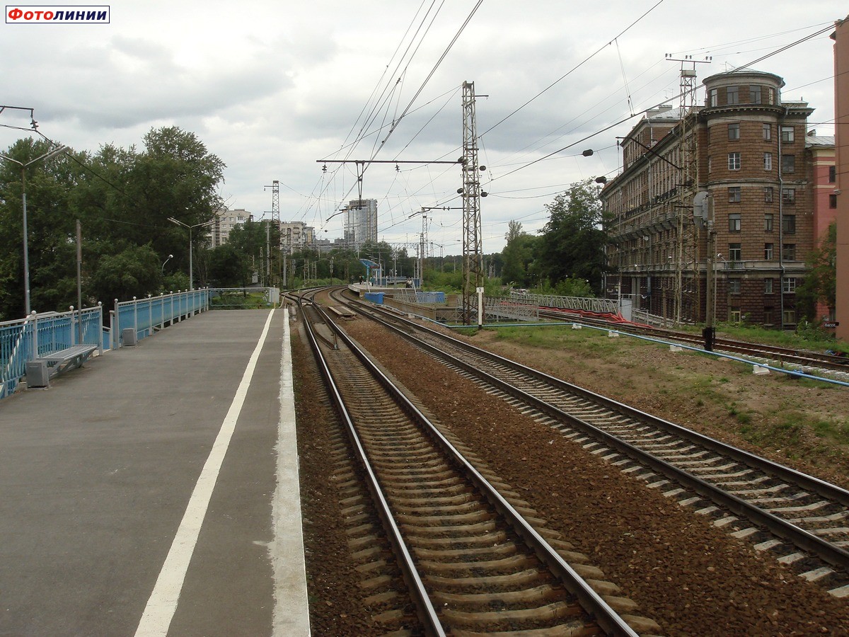 Вид со 2-й платформы в сторону Шувалово/Новой Деревни