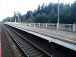 о.п. 73 км: Платформа и вид в сторону Зеленогорска