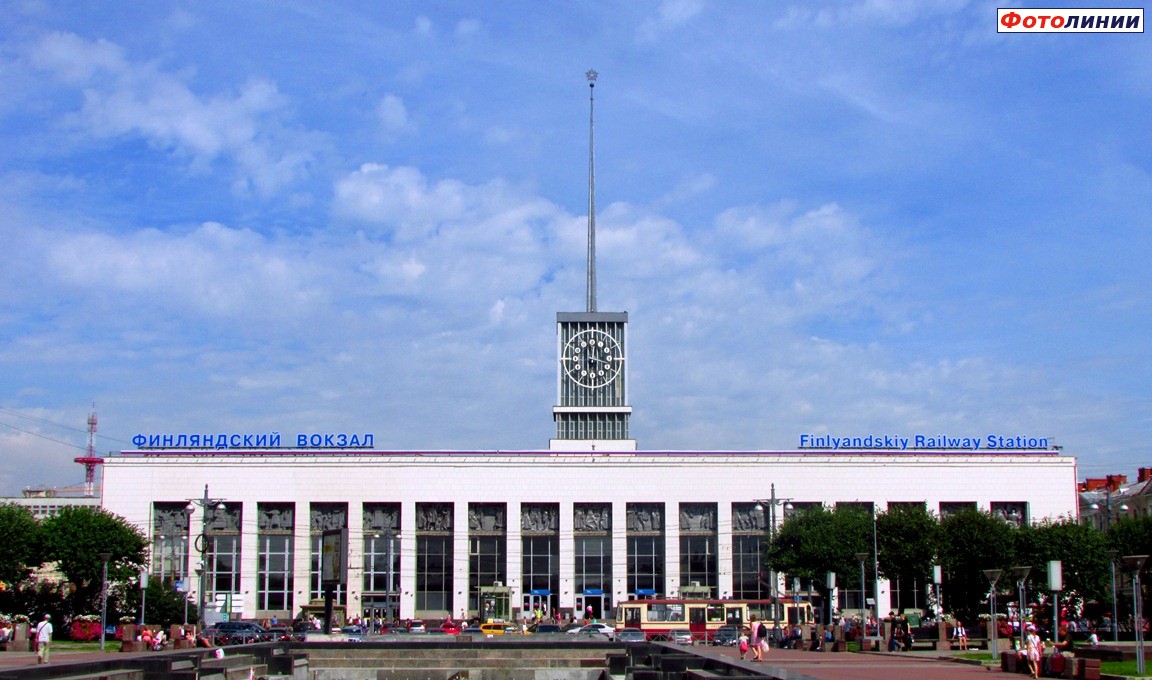 Пассажирское здание, вид с пл.Ленина