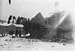 Повреждённое бомбардировкой здание станции в начале Зимней войны