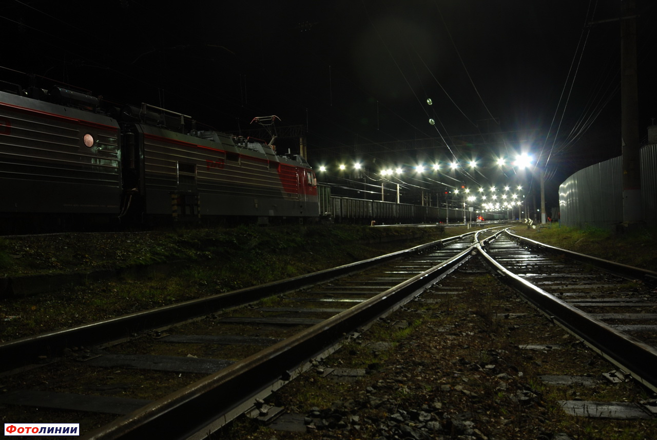 Вид станции на север ночью